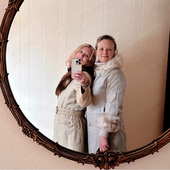 Meet your Posher, Gretchen - Picture 1 of 1